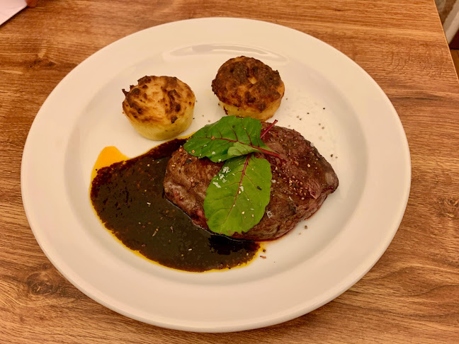 Penzion 14 - restaurace a ubytování - Hostinné