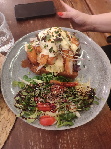 Opinii despre Coffee bar Meet Me în Brno - Gastronomie a pohostinství