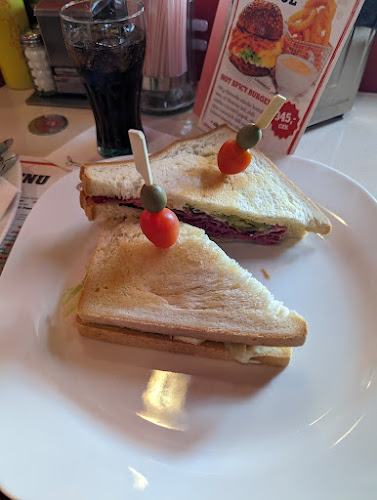 Opinii despre James Dean Prague în Staré Město - Gastronomie a pohostinství