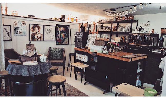 Comentarii opinii despre Halka design & cafe