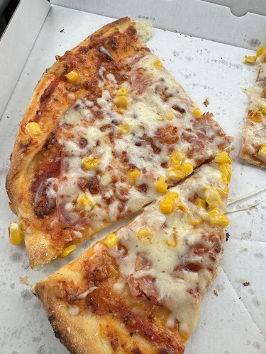 Opinii despre Aladin – Kebab & Pizza & Burger în Uherský Brod - Gastronomie a pohostinství