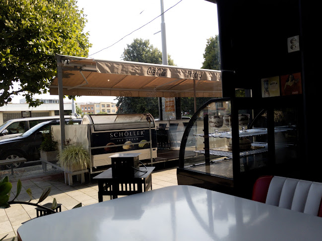 Comentarii opinii despre Retro - kavárna, snídaně a koktejlový bar