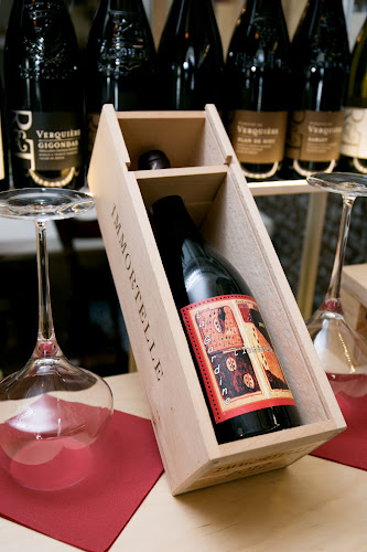 Na břehu Rhôny - Gastronomie a pohostinství