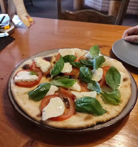 Pizzerie U Hradeb - Gastronomie a pohostinství