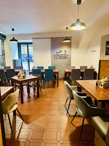 Steak restaurant Titanic - Gastronomie a pohostinství