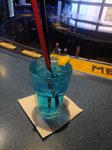 Forbes Aréna Casino/bar nonstop