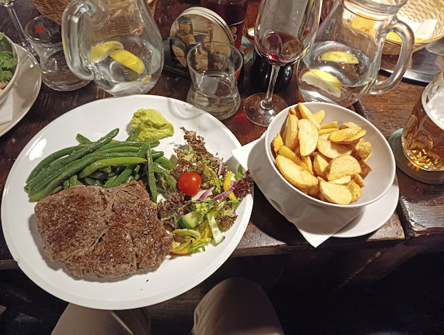 Vchod z Frýdlantské nad kinem Varšava, Železná 249/1, 460 01 Liberec