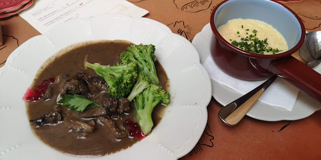 Opinii despre Restaurace Červený Jelen în Nové Město - Gastronomie a pohostinství