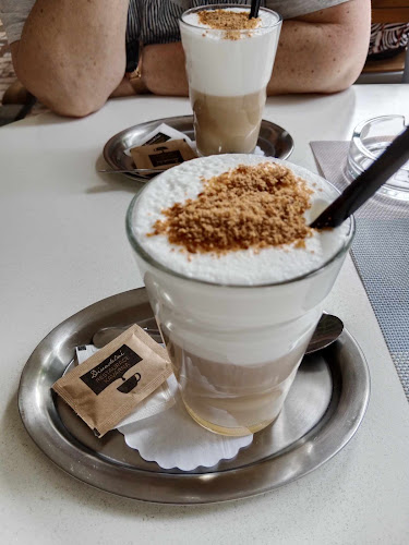 Divadelní restaurace a kavárna Luhačovice - Gastronomie a pohostinství