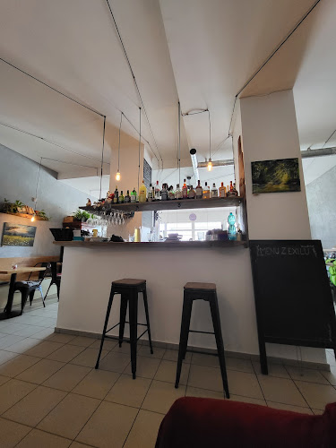 Opinii despre Kavárna v Exilu în Praha - Gastronomie a pohostinství