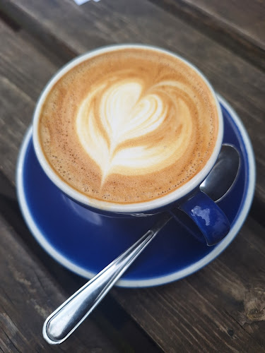 Opinii despre Bistro a Kavárna Na náměstí în Řeporyje - Gastronomie a pohostinství