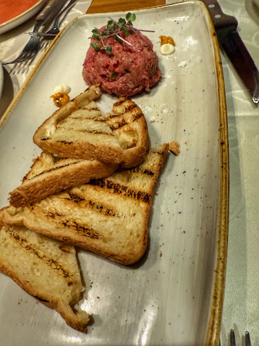 Bílá kráva - steaky a francouzská venkovská kuchyně - Vinohrady