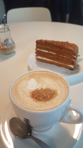 Kantýna a kavárna Strojovna - Gastronomie a pohostinství