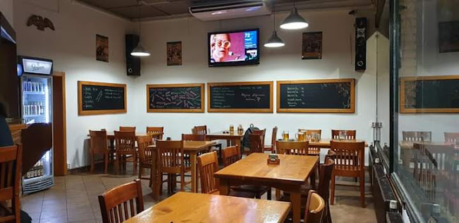 Opinii despre Komořanská Pivnice în Praha - Gastronomie a pohostinství