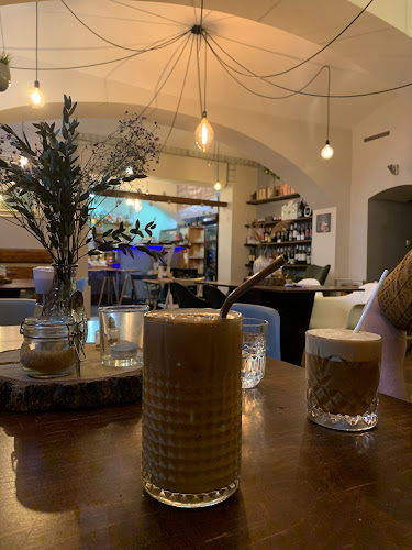 Coffee bar Meet Me - Gastronomie a pohostinství
