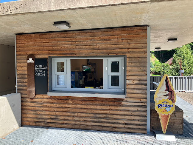 Terasa - zmrzlina a pivo