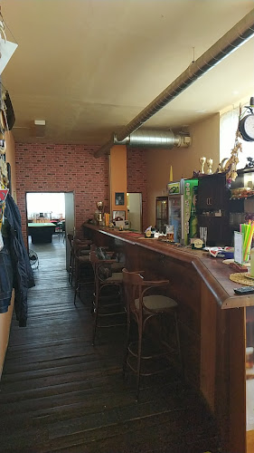 Drak v Exilu, Billiards club