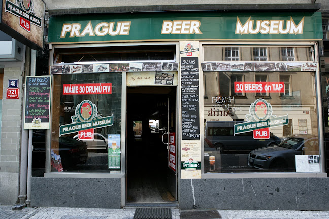 Smetanovo nábř. 205, 110 00 Staré Město