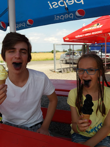 Opinii despre Novobělská Zmrzlina în Ostrava - Gastronomie a pohostinství