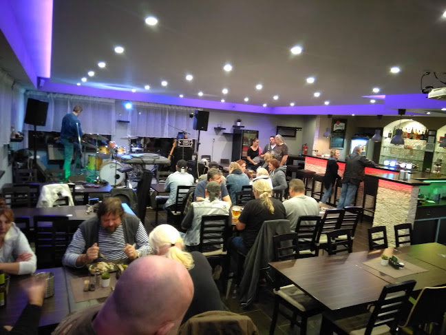 Restaurace a Penzion BLACK HOLE - Gastronomie a pohostinství