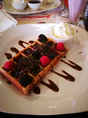 Opinii despre James Dean Prague în Staré Město - Gastronomie a pohostinství