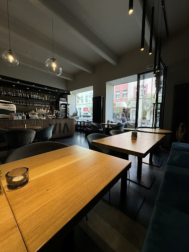 Opinii despre Via Espresso în Hradec Králové - Gastronomie a pohostinství