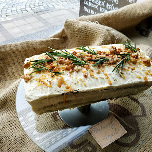 Opinii despre Café Kaunic Uherský Brod în Uherský Brod - Gastronomie a pohostinství