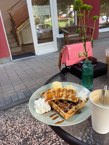 Pod Harfou 68, 190 00 Praha 9