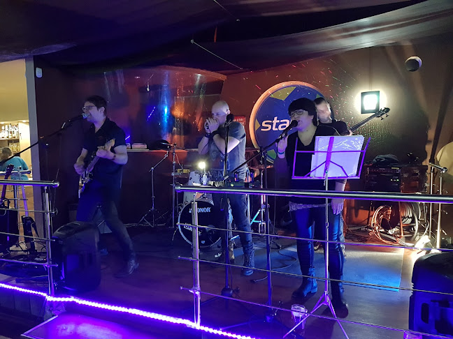 Opinii despre Music bar Bourák în Praha - Gastronomie a pohostinství