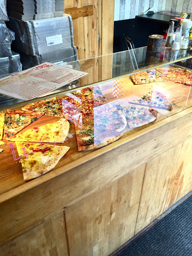 Opinii despre Johnny Pizza Bistro (Takeaway) în Nové Město - Gastronomie a pohostinství