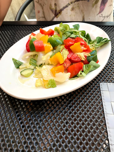 Nicolas bar & restaurant - Gastronomie a pohostinství