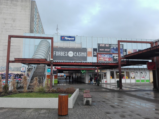 Forbes Aréna Casino/bar nonstop