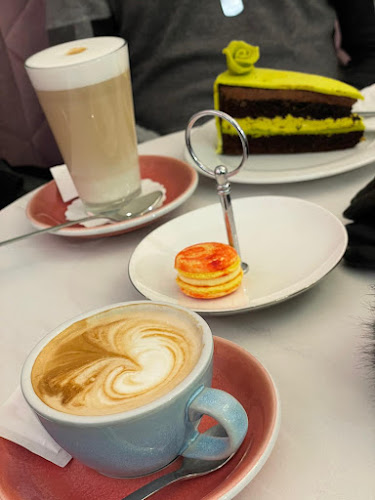 Opinii despre Mad Rabbit în Staré Město - Gastronomie a pohostinství