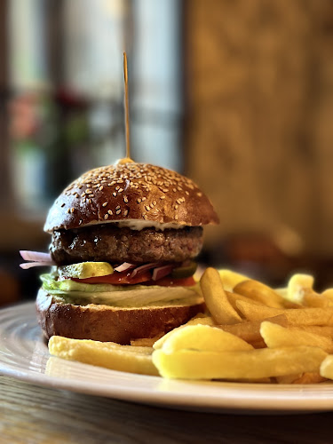 Nicolas bar & restaurant