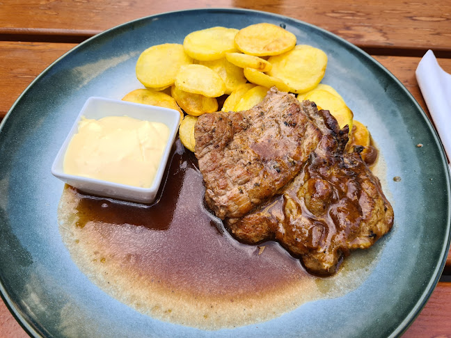 Bašta u řeky | Mamasita BBQ pizza - Gastronomie a pohostinství