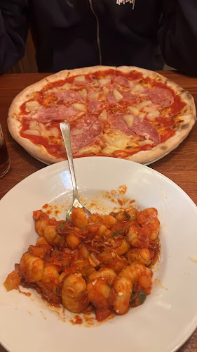 Pizzeria Kmotra Kavárna - Nové Město