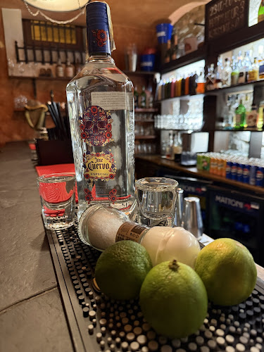 Kuku Bar - Gastronomie a pohostinství