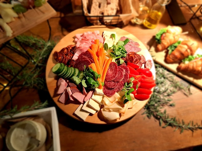 Pomůžeme s párty - catering/půjčovna