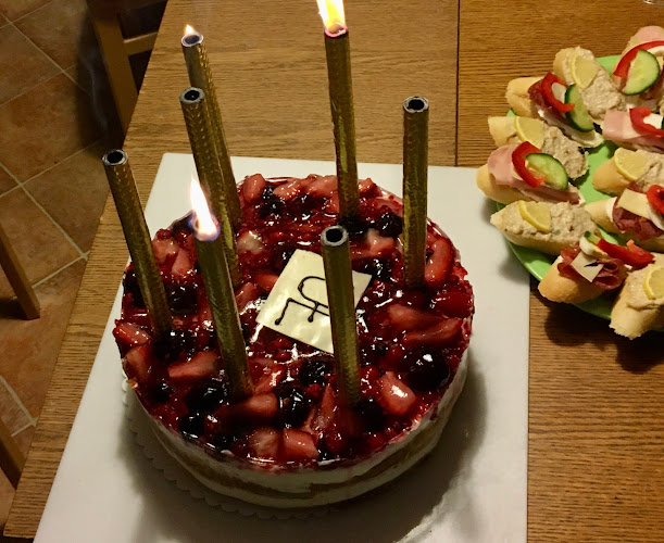 Opinii despre Cukrářský Salon în Říčany - Gastronomie a pohostinství