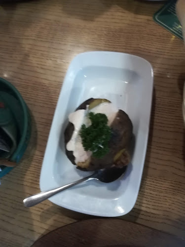 Comentarii opinii despre Country Saloon