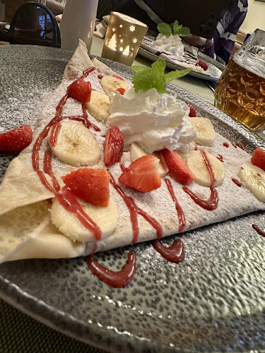 Opinii despre Café Creperie Pod Věží în Malá Strana - Gastronomie a pohostinství