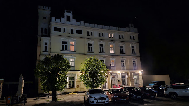 Zámecká restaurace Hrubá Skála