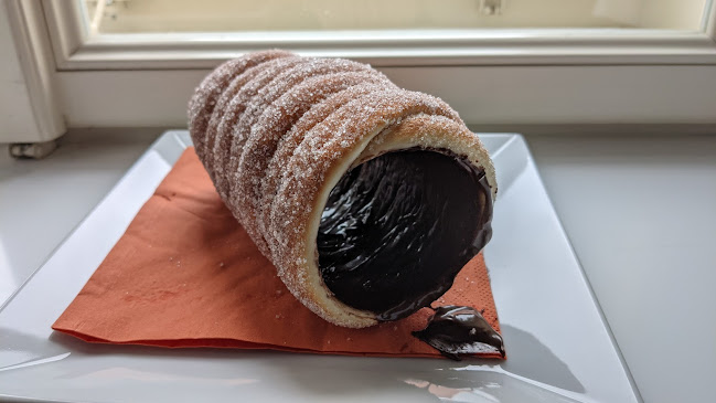 Opinii despre Trdlo Nerudova - Trdelník în Malá Strana - Gastronomie a pohostinství