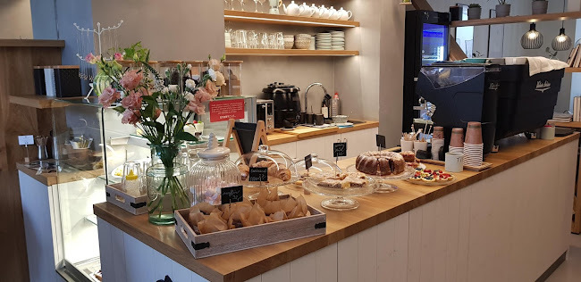 Opinii despre Café v zahradě în Praha - Gastronomie a pohostinství