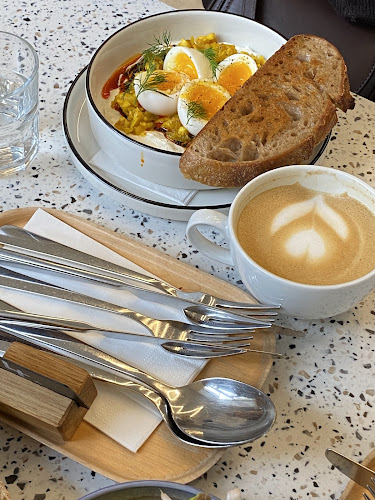 KRO COFFEE VINOHRADY - COFFEE & BAKERY - Vinohrady