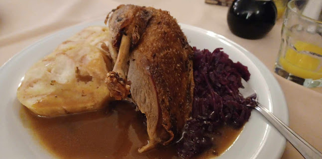 Opinii despre Restaurace U Labutí în Praha - Gastronomie a pohostinství