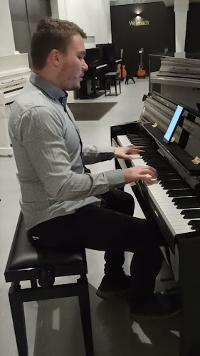 Opinii despre Petrof Café în Nový Hradec Králové - Gastronomie a pohostinství