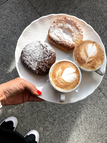 Comentarii opinii despre CAFFÉ BY LIN