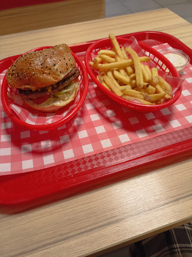 Opinii despre New York Burger & Chicken în Plzeň - Gastronomie a pohostinství