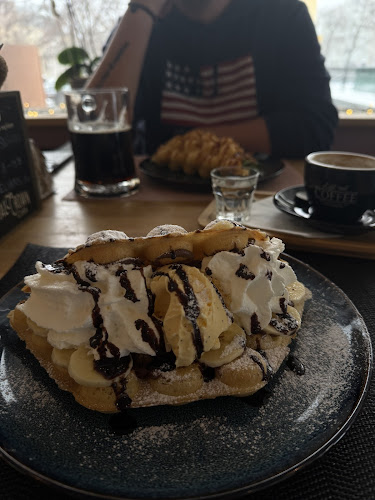 Opinii despre Elian's Coffee House în Praha 9 - Gastronomie a pohostinství